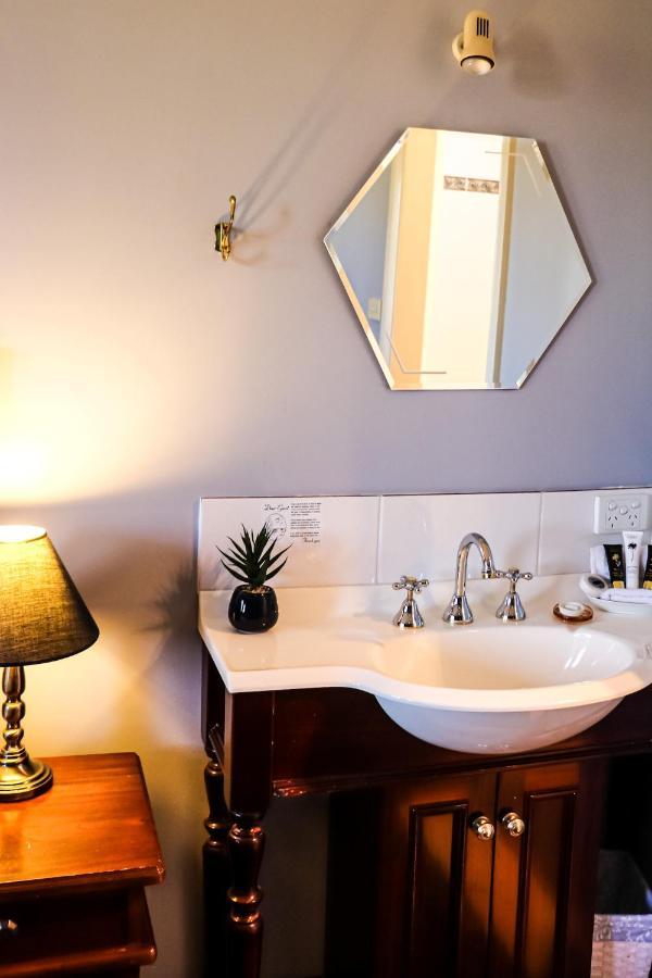 Plumes Boutique Bed & Breakfast Tamworth Exterior foto