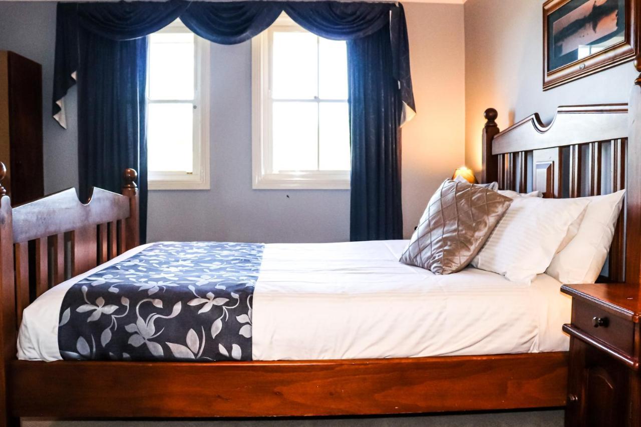 Plumes Boutique Bed & Breakfast Tamworth Exterior foto